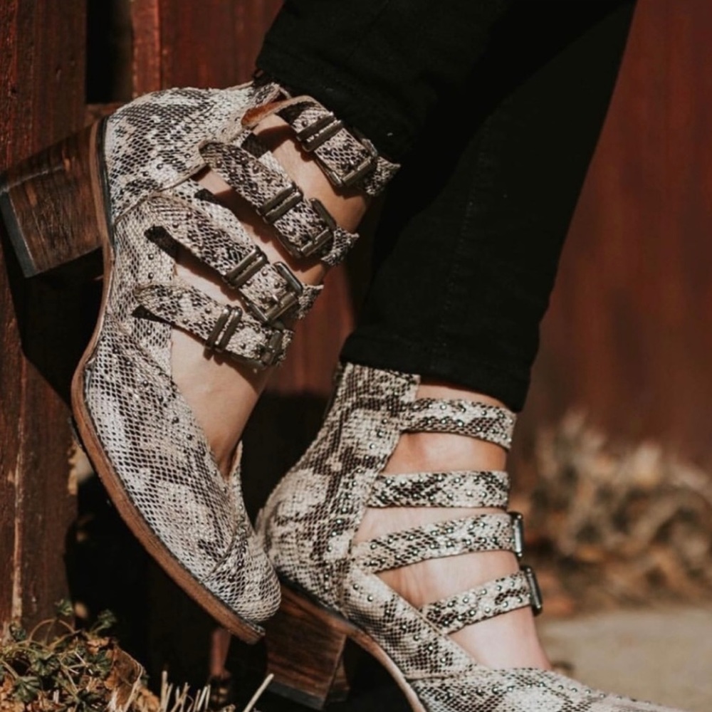 Freebird by Steven “FELICITY” booties Sz. 8 Like new
